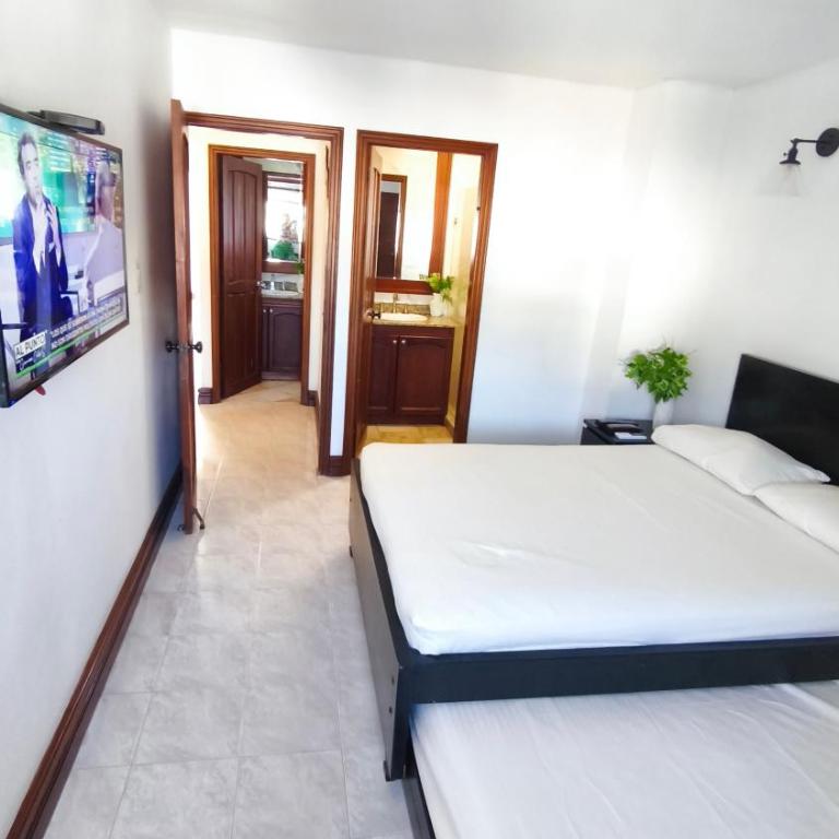 Apartamento VISTA AZUL RODADERO LAURELES 801 - Apartamento con vistas al mar - 66