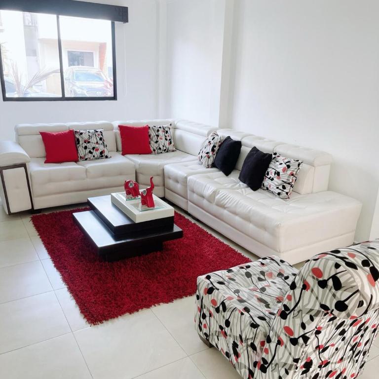 Casa con piscina, parqueo y zona BBQ - Apartment - 11