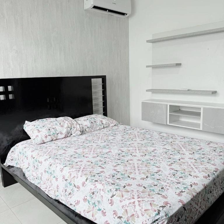 Casa con piscina, parqueo y zona BBQ - Apartment - 17