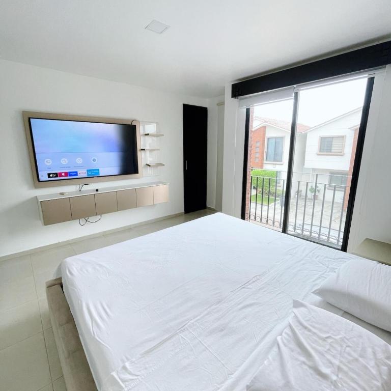 Casa con piscina, parqueo y zona BBQ - Apartment - 20