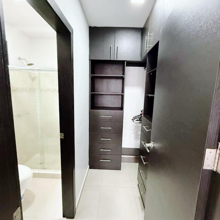Casa con piscina, parqueo y zona BBQ - Apartment - 22