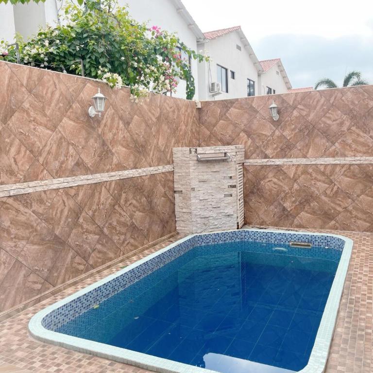 Casa con piscina, parqueo y zona BBQ - Apartment - 23