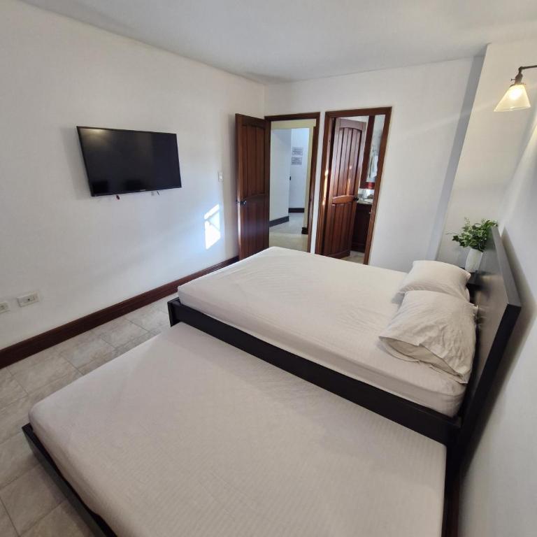 Apartamento VISTA AZUL RODADERO LAURELES 801 - Apartamento con vistas al mar - 68