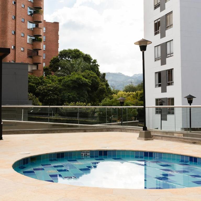El Poblado 3 BR Family Apt with Breathtaking View - Three-Bedroom Apartment with Balcony - 14