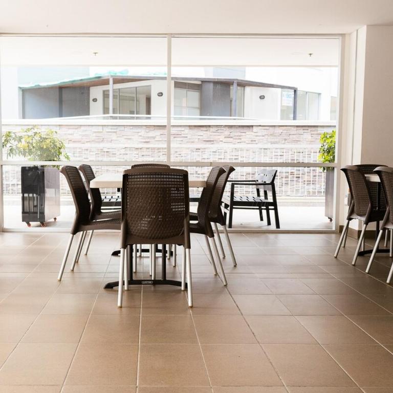 El Poblado 3 BR Family Apt with Breathtaking View - Three-Bedroom Apartment with Balcony - 21