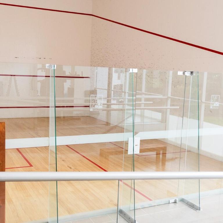 El Poblado 3 BR Family Apt with Breathtaking View - Three-Bedroom Apartment with Balcony - 67