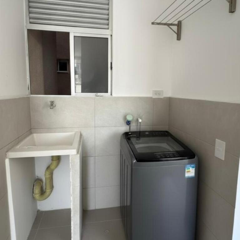 Comodo Apartamento con Ubicacion Central - Apartamento de 2 dormitorios - 11
