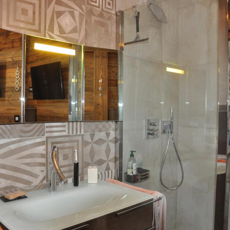 Appartement rénové 2 chambres, centre station, 300m des pistes, 6 pers, WiFi - FR-1-836-63 - Appartement - 9