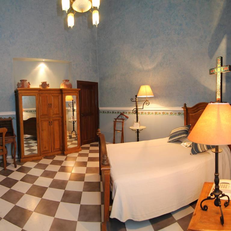 Hotel Boutique La Mision De Fray Diego - Deluxe Suite 1 double bed & garden view - 8