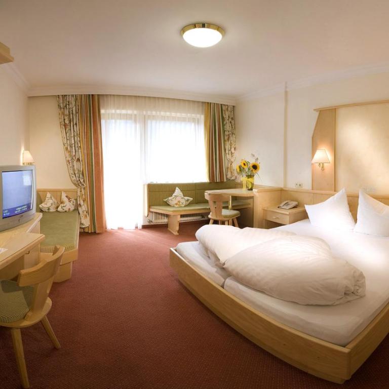 Superior Hotel Persal - Comfort Doppelzimmer mit Balkon und Bergblick - 10