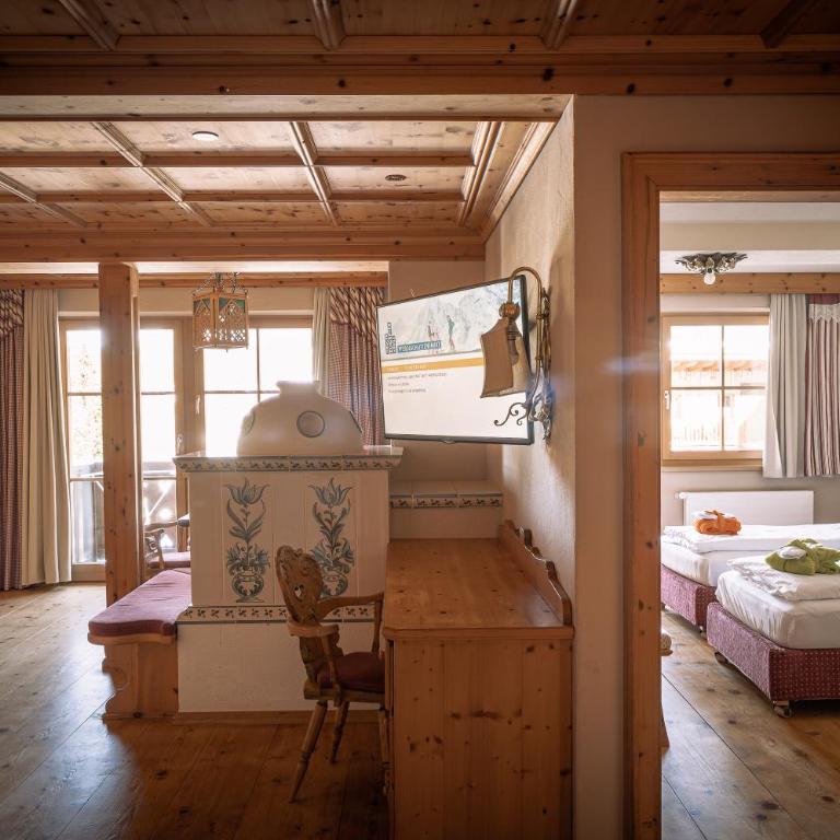 Hotel Tirolerhof - Familotel Zugspitze - Suite mit 2 Schlafzimmern - 2