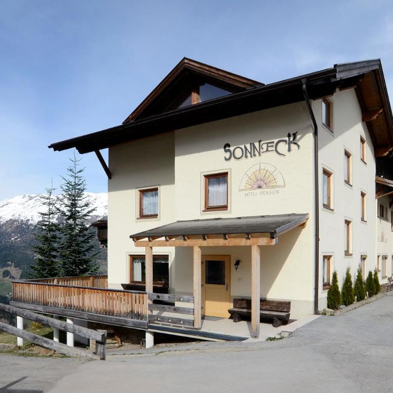 Sonneck Ferienhaus & Gruppenhaus 1450m am Hochzeiger im Pitztal - Doppelzimmer mit Balkon - 13