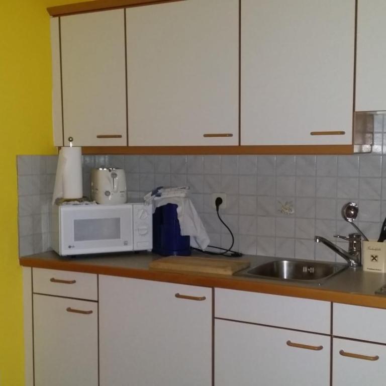 Gästehaus Karoline - Apartment mit 1 Schlafzimmer - 2