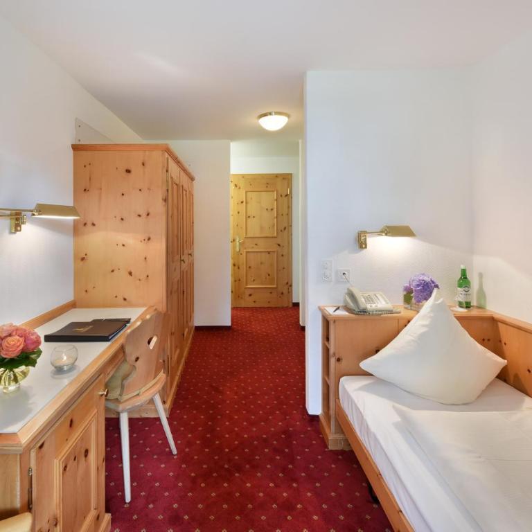 Hotel Steinbock Pontresina - Economy Single Room with Shared Bathroom - 2