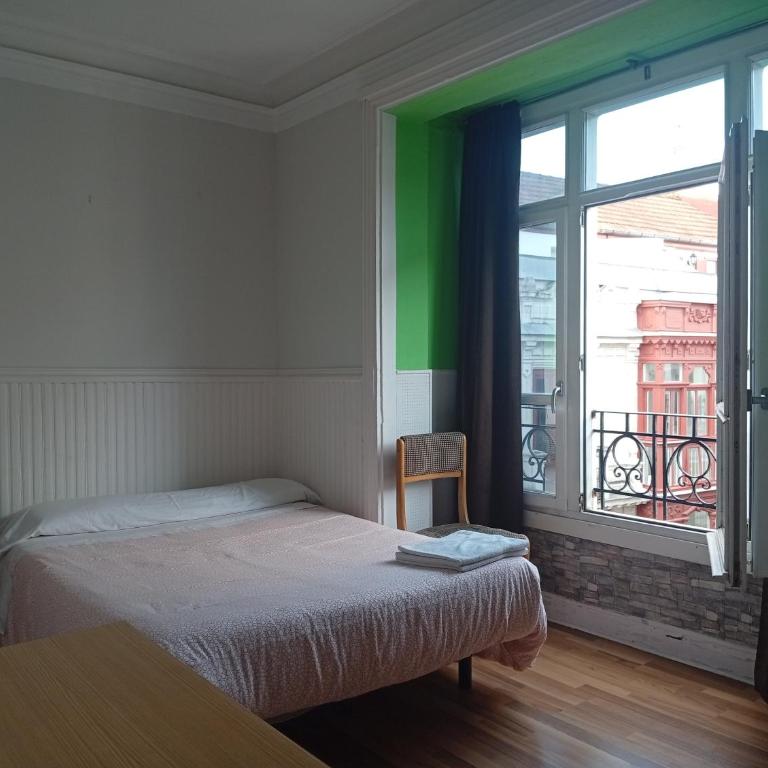 Pensión Manoli - Standard Double Room with Shared Bathroom - 1