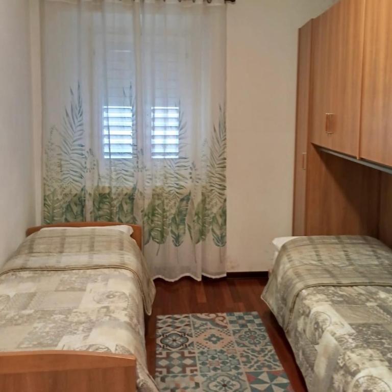 Balcone - Appartamento con 2 Camere da Letto - 4