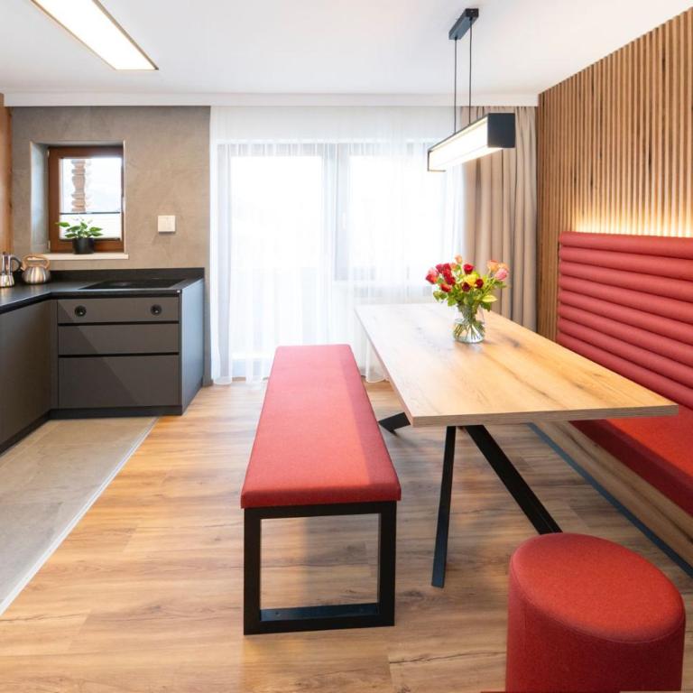 Naturapartments Alpbach - Alpin Bio Deluxe - Apartment mit 2 Schlafzimmern und Dusche - 2