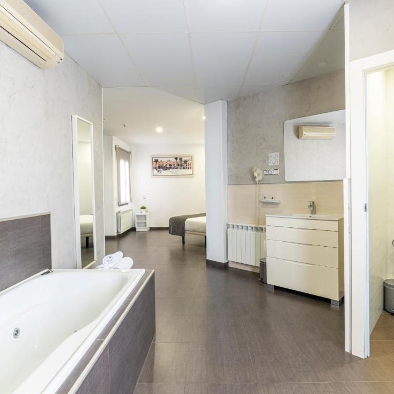 Hostal Sans - Chambre Double Supérieure avec Bain à Remous - 9