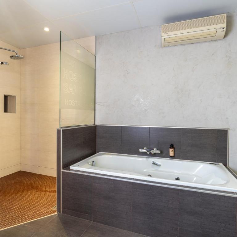 Hostal Sans - Chambre Double Supérieure avec Bain à Remous - 10