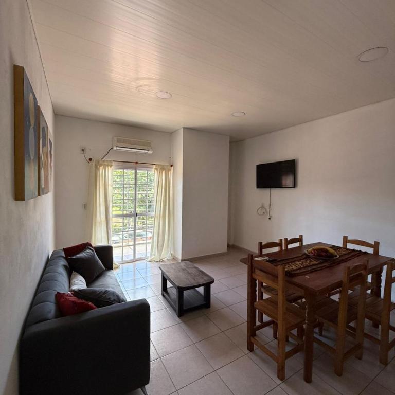 Departamento a pocos pasos de la ruta 12 - Apartamento de 2 dormitorios - 10
