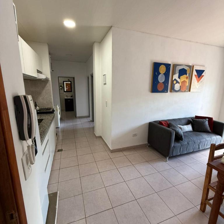 Departamento a pocos pasos de la ruta 12 - Apartamento de 2 dormitorios - 12