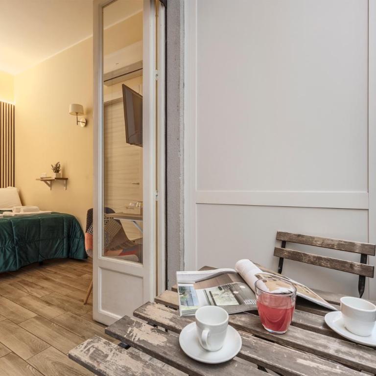 Quinto Stabile Rooms&Suite - Small Double Room with French Bed - 6