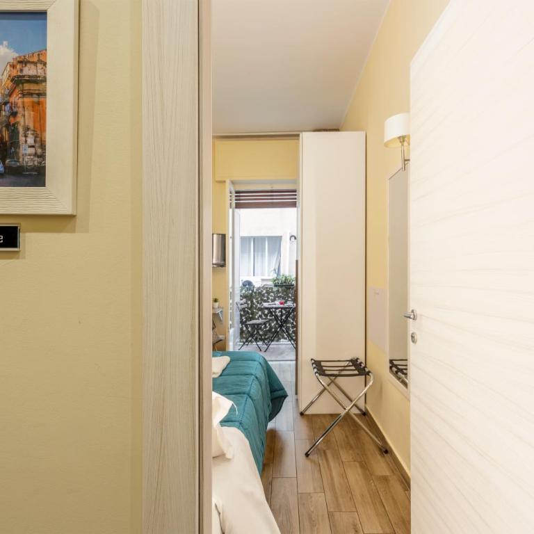 Quinto Stabile Rooms&Suite - Small Double Room with French Bed - 1