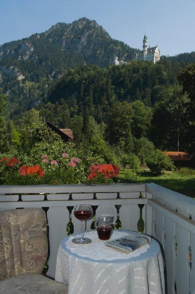Romantic-Pension Albrecht - Villa next to UNESCO World Heritage - since 1901 - Suite im Dachgeschoss mit Balkon und Schlossblick - 1