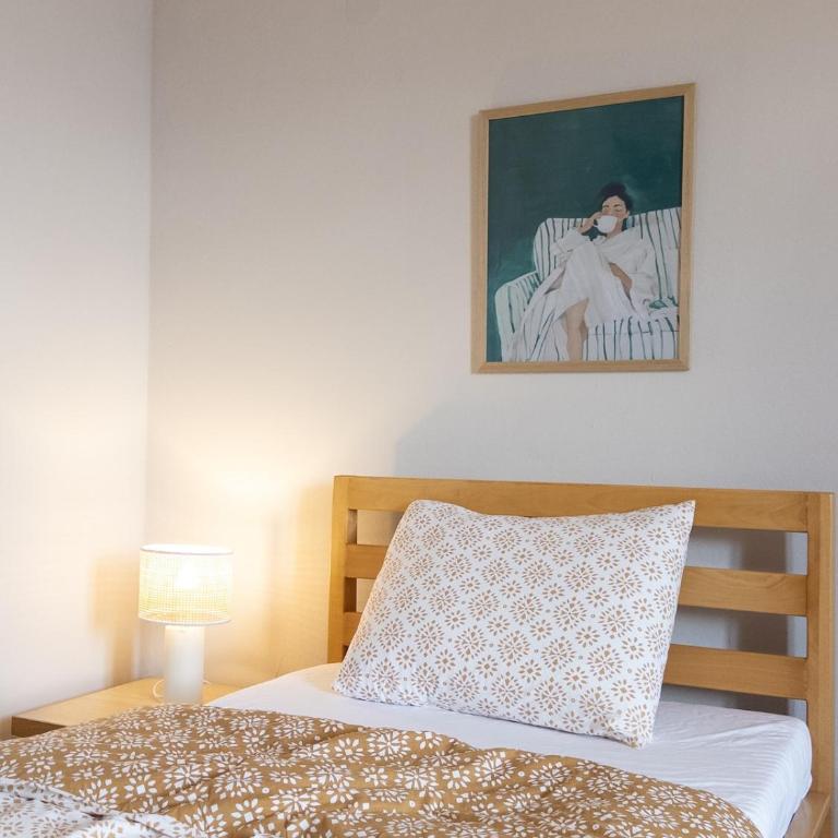 Modern 3BR Near Old Town, Balcony, Free Parking - Three-Bedroom Apartment with Balcony - 3