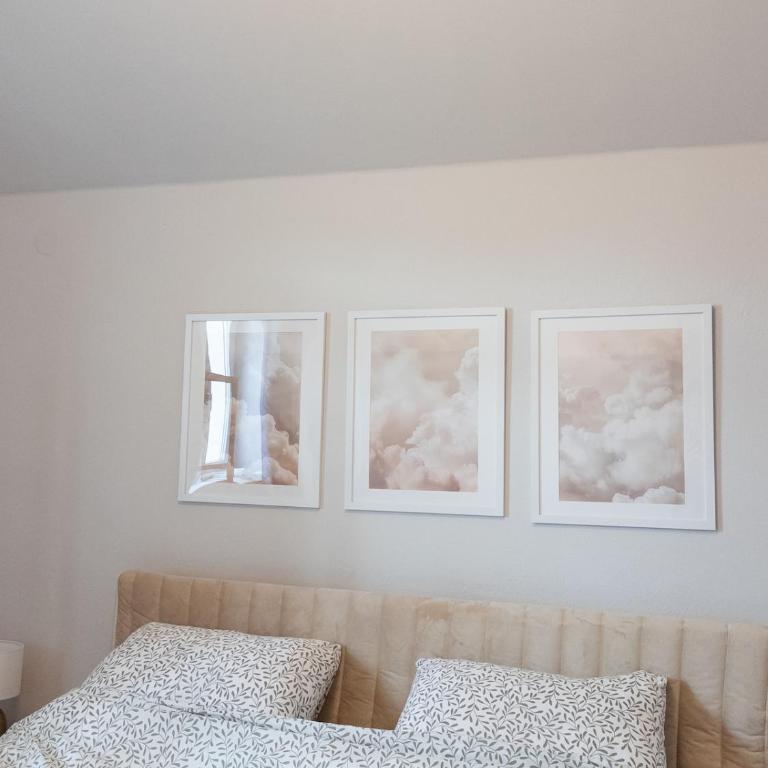 Modern 3BR Near Old Town, Balcony, Free Parking - Three-Bedroom Apartment with Balcony - 12