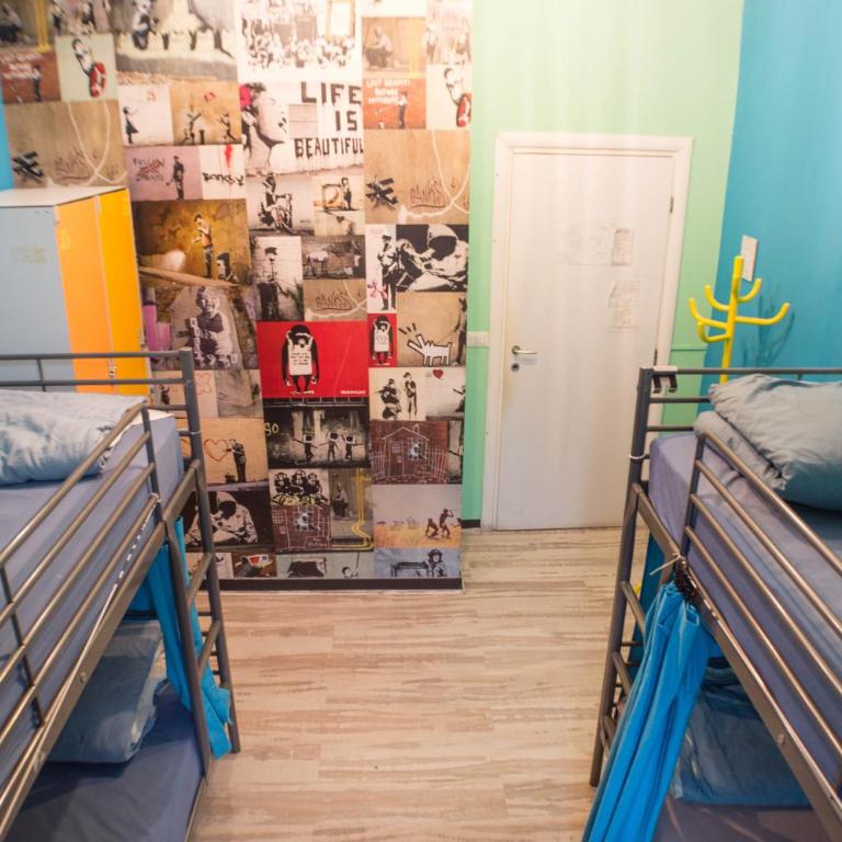 Victoria House Hostel - Posto Letto in Dormitorio Misto con 4 Letti - 4