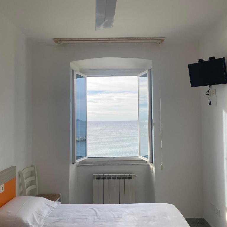 Hotel San Pietro Chiavari - Camera Tripla con Vista Mare - 8