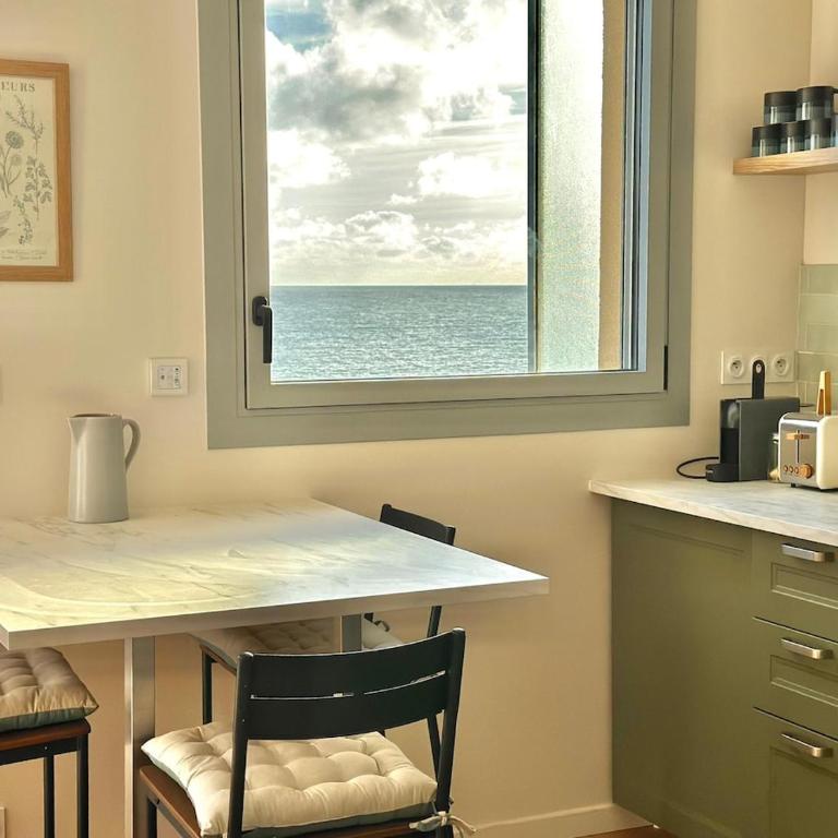 Vue mer imprenable - Balcon, lit king size, parking - Appartement 1 Chambre avec Vue sur la Mer et Balcon - 5