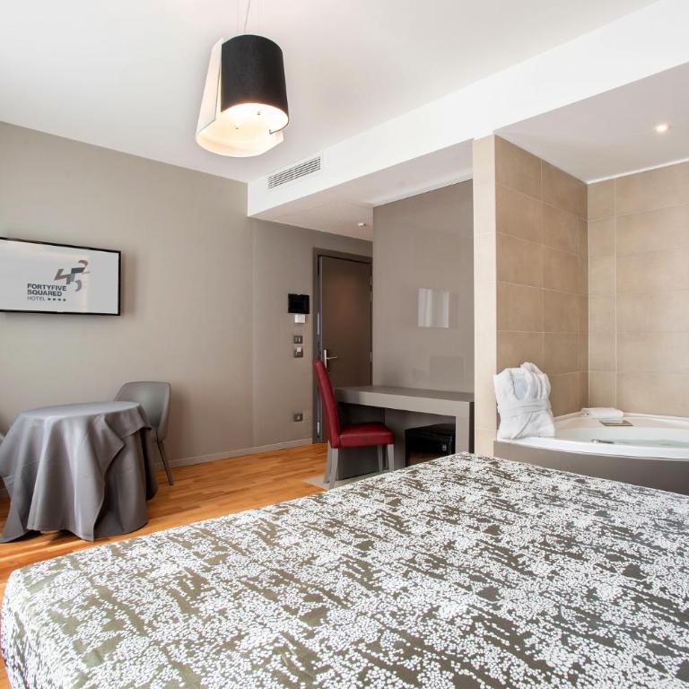 Fortyfive Squared Hotel - Junior Suite con Vasca Idromassaggio - 4
