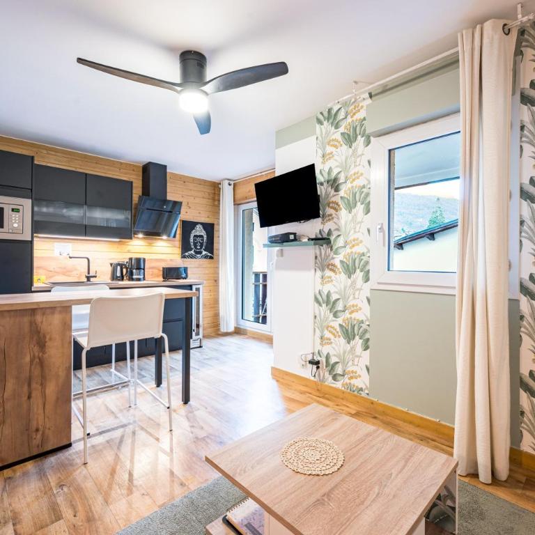 Studio Bee Happy - Appartement Supérieur - Vue sur Ville - 1