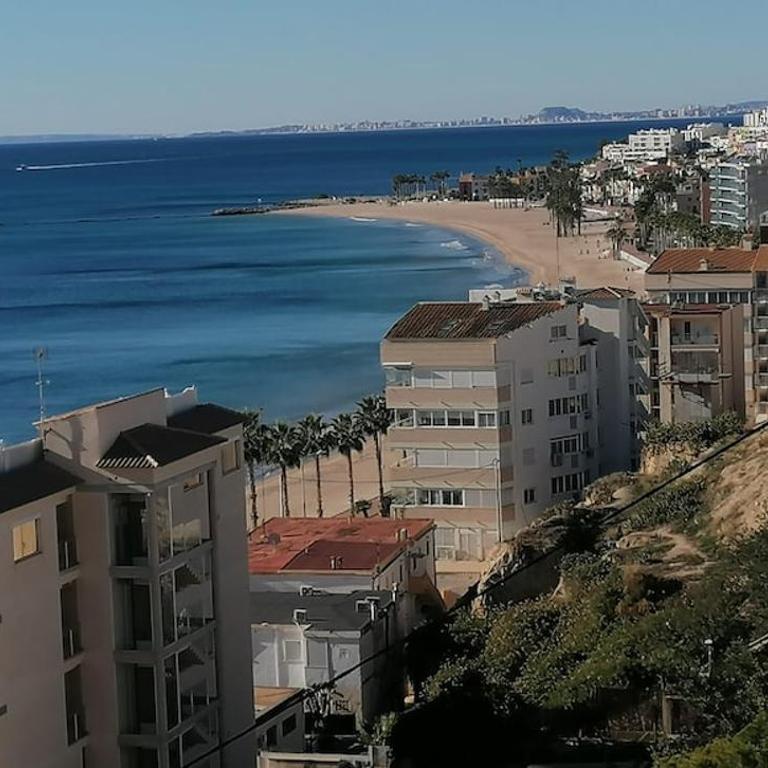 Magníficas vistas a la playa con piscina y parking - Two-Bedroom Apartment - 3