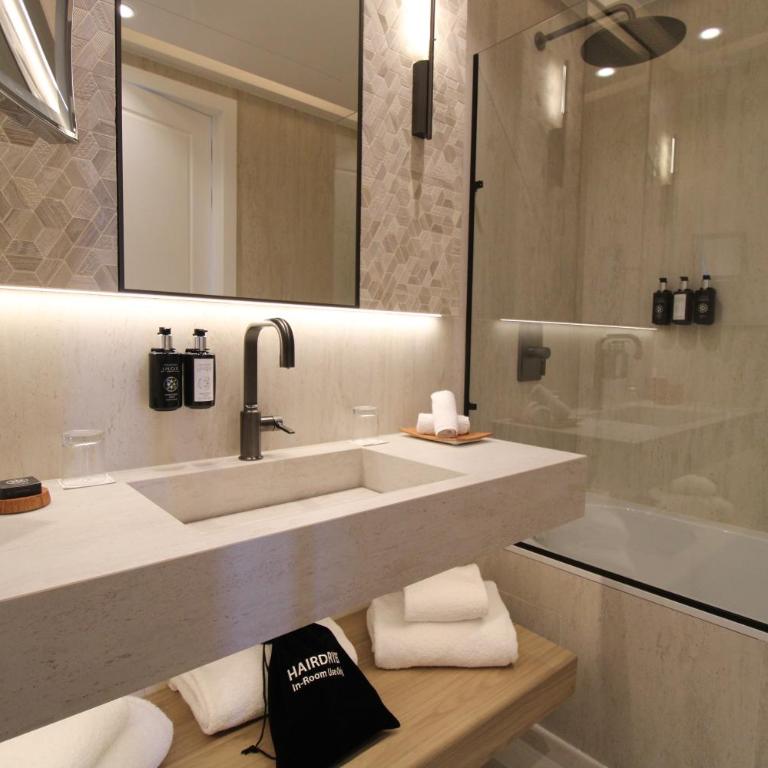 Hotel Royal-Riviera - Prestige bay view room - 2