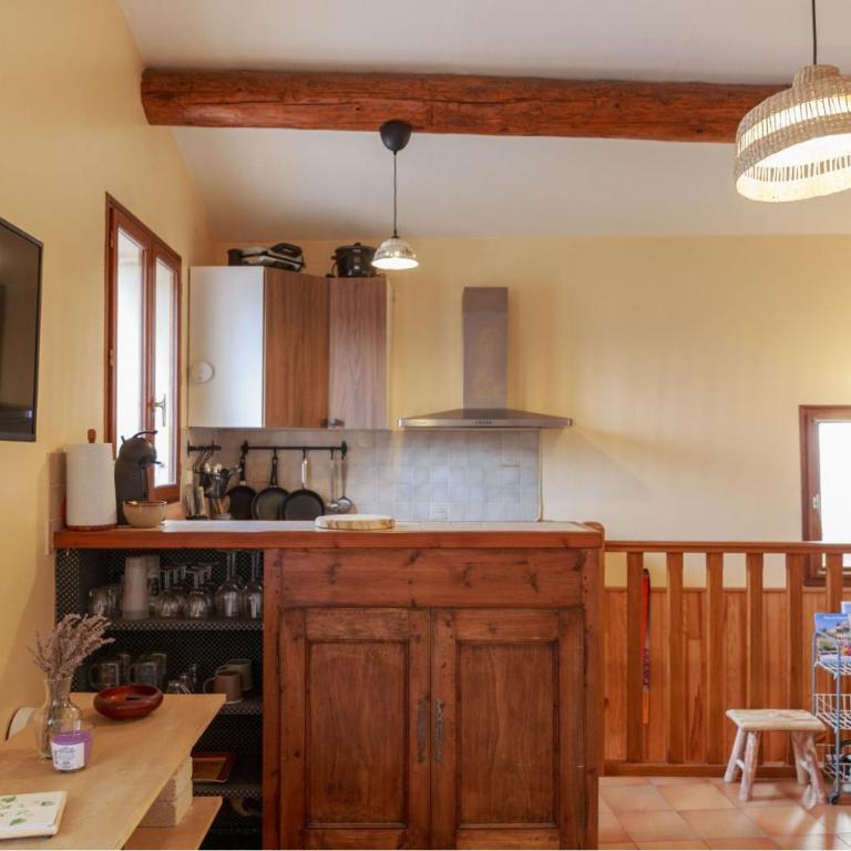 Chalet en Provence avec terrasse dans le village - Two-Bedroom Villa - 11