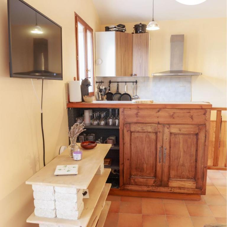 Chalet en Provence avec terrasse dans le village - Two-Bedroom Villa - 12