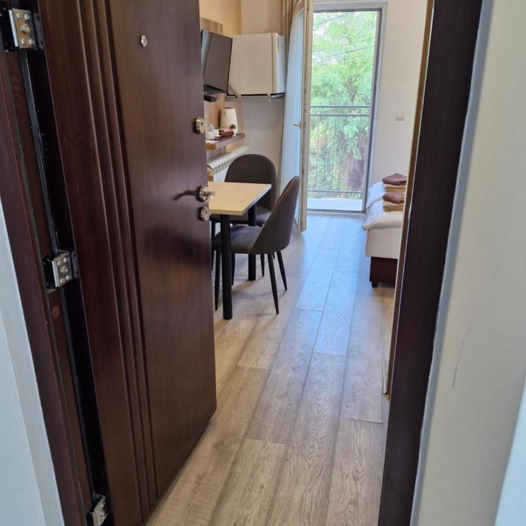 Apartman New - One-Bedroom Apartment with Balcony - 9