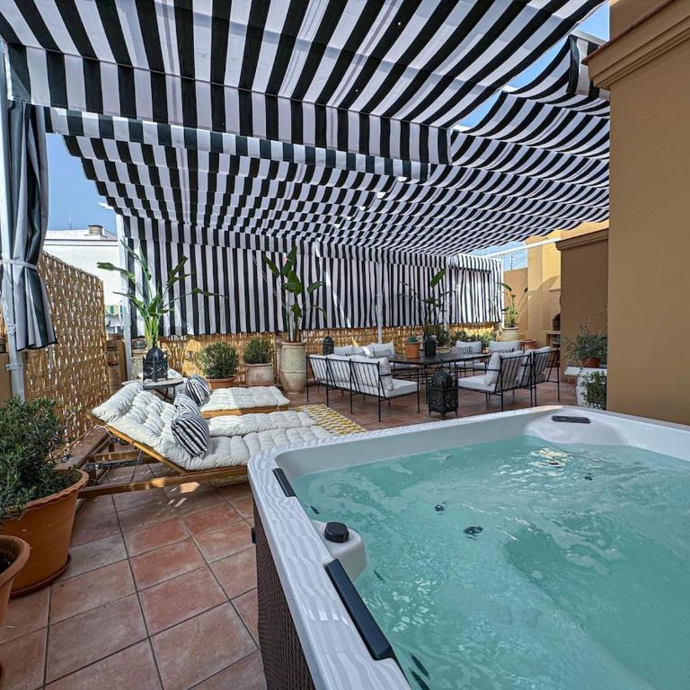10Pax Terraza minipiscina-jacuzzi Parking free - Villa - 1