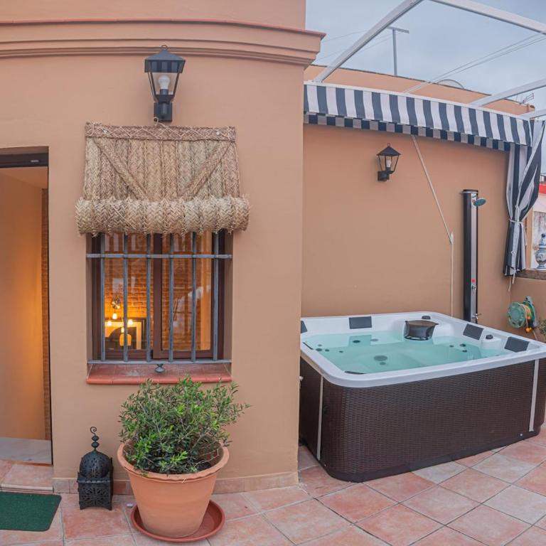 10Pax Terraza minipiscina-jacuzzi Parking free - Villa - 7
