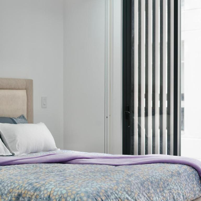 Seis Residences - Two-Bedroom Apartment - 10