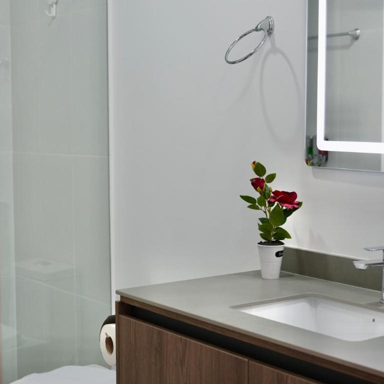 Seis Residences - One-Bedroom Apartment - 10