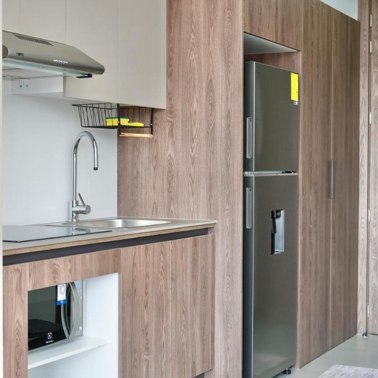 Seis Residences - One-Bedroom Apartment - 13