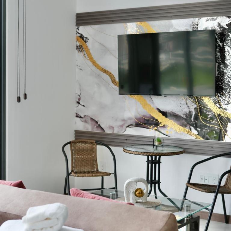 Seis Residences - One-Bedroom Apartment - 14