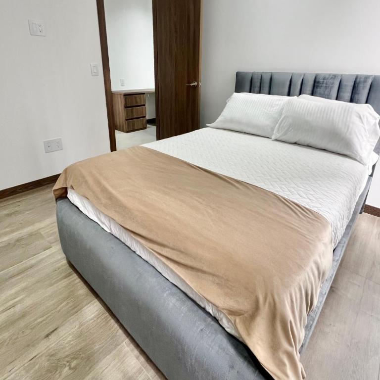 Seis Residences - Two-Bedroom Apartment - 28