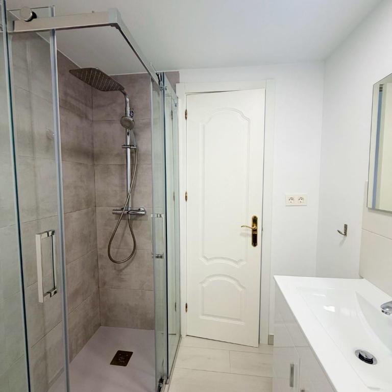 Oasis urbano con piscina by beBalmy - Apartamento de 2 dormitorios - 16