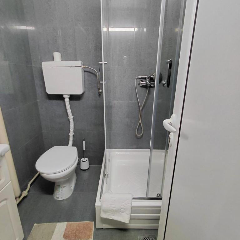 Fontana - One-Bedroom Apartment - 6