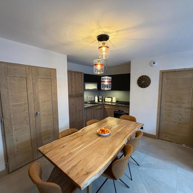 Brand New beautifully decorated 5ppl Apart JOY - Appartamento con 2 Camere da Letto e con Vista Montagna - 13